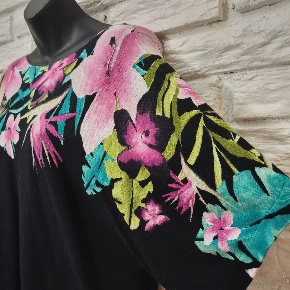 Christopher & Banks Sweater Size L_8